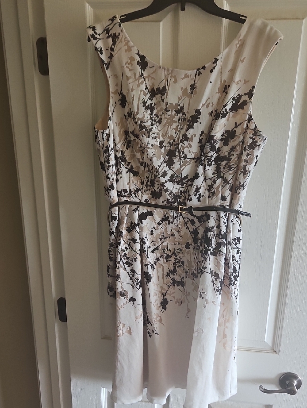 New Liz Claiborne Cream Dress with Black and Tan Floral Print